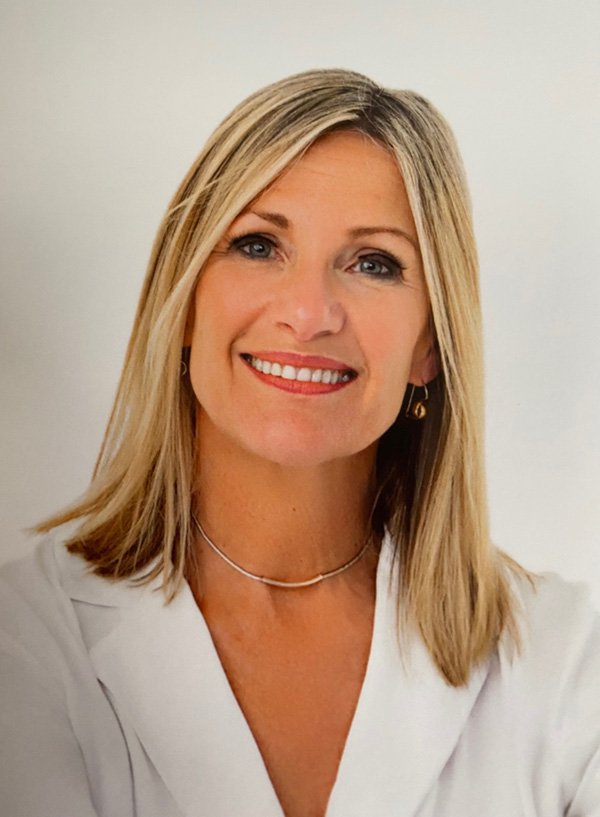 Home 17 Lisa Headshot